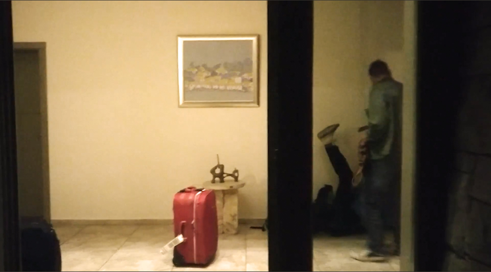 Jochen falls in the hotel